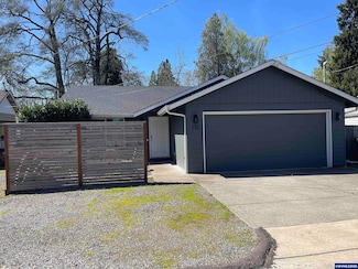 135 Wander Way SE, Salem, OR 97301