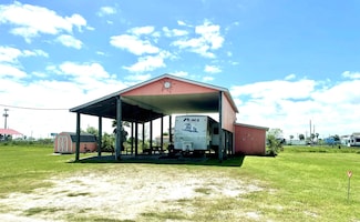 1139 Diamond Rd, Bolivar Peninsula, TX 77650