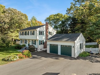 8 Alden St, Foxboro, MA 02035