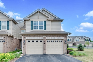 2064 Canyon Creek Ct, Aurora, IL 60503