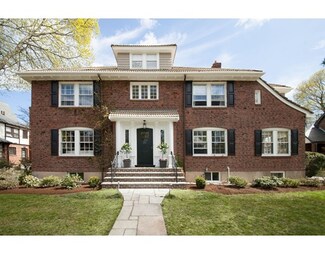21 Gralynn Rd, Newton Center, MA 02459