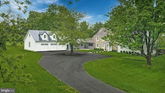 1803 Apple Tree Ln E, Bethlehem, PA 18015