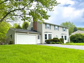 127 Maple Hill Farm Rd, Penfield, NY 14526