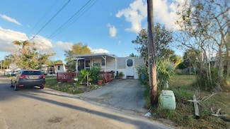 732 Driftwood Ln, Tarpon Springs, FL 34689