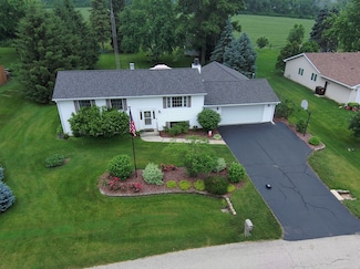 3163 Partridge Ln, Belvidere, IL 61008