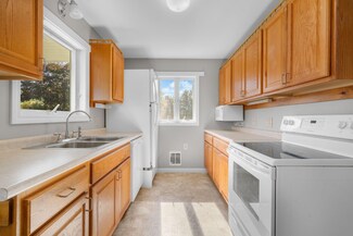 31 Howe Rd, Fairfield, ME 04937