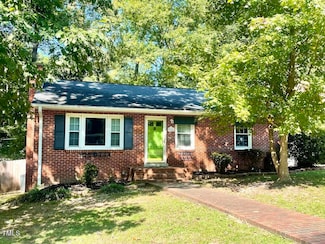 520 Walnut Dr, Sanford, NC 27330