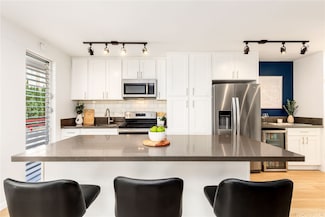 1670 Kalakaua Ave Unit 206, Honolulu, HI 96826