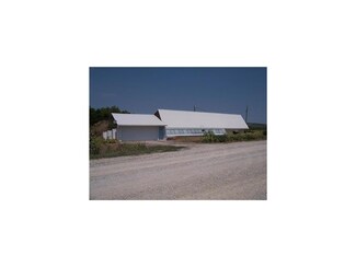 2797 69th St, Newhall, IA 52315