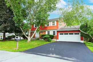 4 Pasture Ln, Poughkeepsie, NY 12603