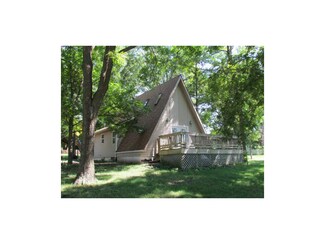 311 NW County Line Rd, Gower, MO 64454
