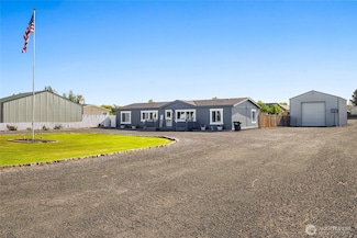 3327 Firouzi Dr NE, Moses Lake, WA 98837