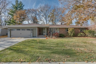 601 Carol Lynn Dr, Little Chute, WI 54140