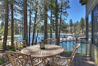 27721 Peninsula Dr, Lake Arrowhead, CA 92352