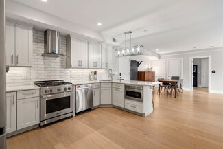 11 Oak Grove Terrace Unit 202, Quincy, MA 02169