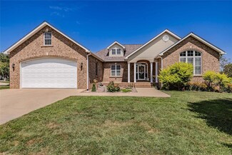 525 Sumpter Dr, Farmington, MO 63640