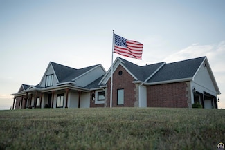 5721 NW Humphrey Rd, Topeka, KS 66618