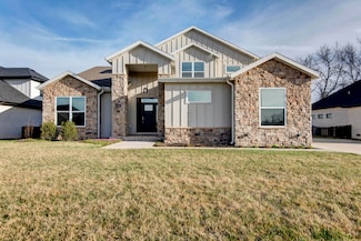 1049 E Siler Pkwy, Springfield, MO 65810