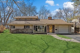3129 Sprucewood Rd, Wilmette, IL 60091