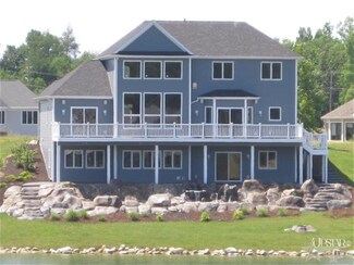 195 Lane 283 Hamilton Lake, Hamilton, IN 46742