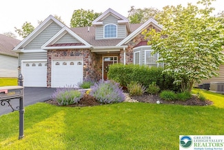 1069 Resolution Dr, Bethlehem, PA 18017