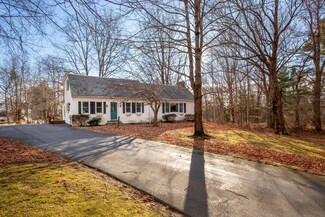 18 Main St Mall, Thomaston, ME 04861
