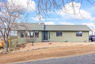 896 SE Dover Ln, Madras, OR 97741