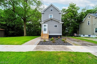 90 Frank St, Struthers, OH 44471
