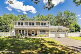 5 Yeoman Way, Manalapan, NJ 07726