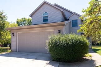 106 E Fox Rd, Yorkville, IL 60560