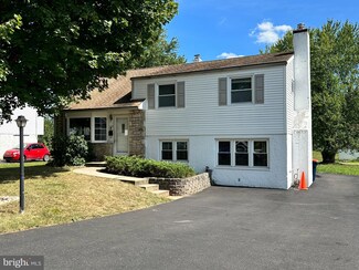 208 Woodlawn Dr, Lansdale, PA 19446