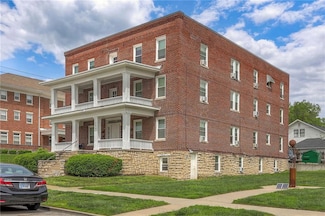 204 E Franklin St, Liberty, MO 64068