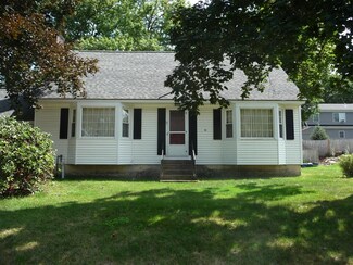 83 Mayflower Dr, Manchester, NH 03104