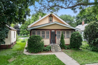 1047 20th Ave SE, Minneapolis, MN 55414