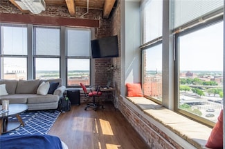 308 W 8th St Unit 516, Kansas City, MO 64105