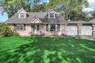 9400 Hayes St, Crown Point, IN 46307