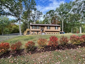 166 Allenwood Ln, Shady Spring, WV 25918