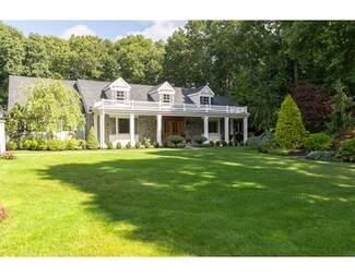 11 Countryside Ln, Milton, MA 02186