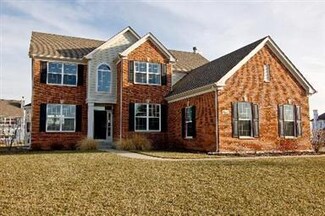 4560 Grandfield Dr, Saint Charles, IL 60175