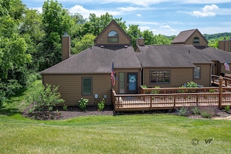 30 Farmstead Dr, Galena, IL 61036
