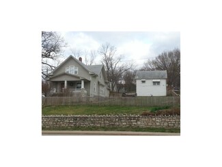 111 N Sterling Ave, Sugar Creek, MO 64054