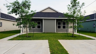419 E Avenue G, Conroe, TX 77301