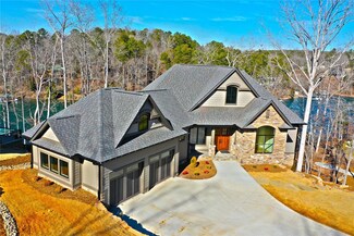 317 Bayside Dr, West Union, SC 29696
