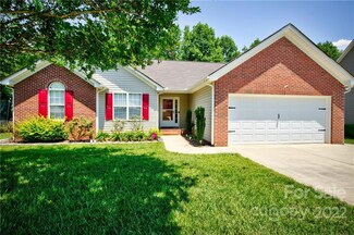 7257 Oxford Bluff Dr, Stanley, NC 28164