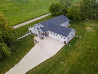 2006 10th St, Eldora, IA 50627