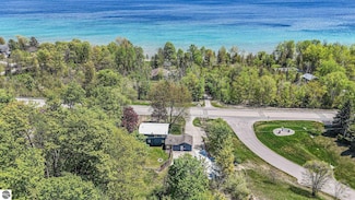 6720 S West Bay Shore Dr, Traverse City, MI 49684