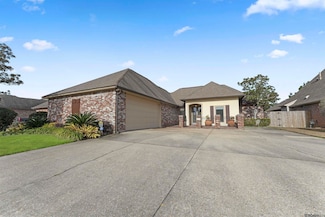 16825 Highland Club Ave, Baton Rouge, LA 70817