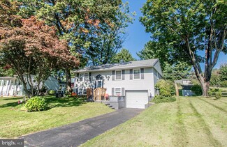 415 Chesterfield Dr, Downingtown, PA 19335