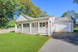 14 Brewster Rd, West Yarmouth, MA 02673