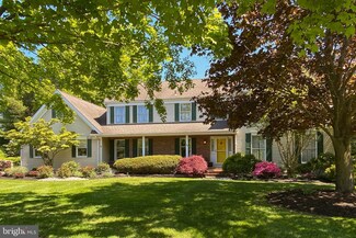 13 Washington Dr, Cranbury, NJ 08512